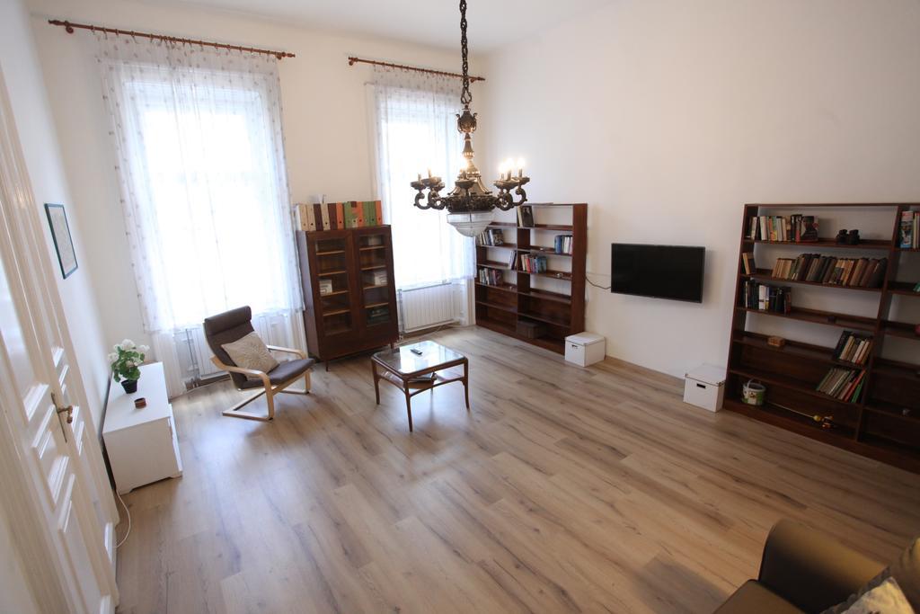 Sissy Apartment บูดาเปสต์ ภายนอก รูปภาพ